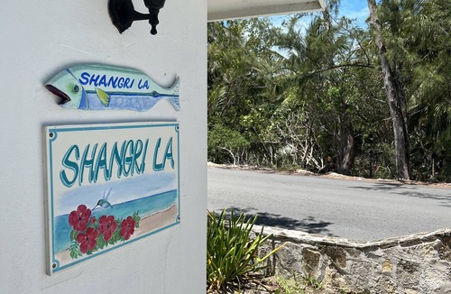 Tar Bay Apartment | Beachside efficiency- steps to the sand!