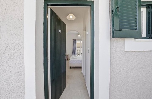 Kavos Bed & Breakfast | Bed and Breakfast 'The Kavos Sandy Inn-Double Room' with Shared Pool, Wi-Fi and Air Conditioning