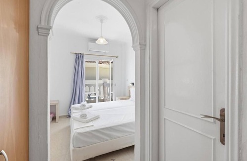 Kavos Bed & Breakfast | Bed and Breakfast 'The Kavos Sandy Inn-Double Room' with Shared Pool, Wi-Fi and Air Conditioning