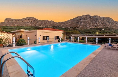 Pervolakia House | Berghütte "Cretan Kera" mit privatem Pool by Interhome