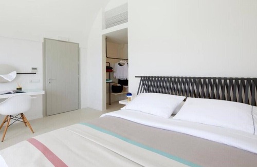 Santorini House | BH571 - C - Suite Santorini