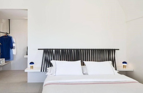 Santorini House | BH571 - C - Suite Santorini