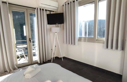 Mesolongi House | BH951 - C - Suite Messologgi