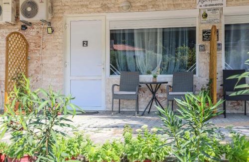 Kriopigi Hotel | Billy's Luxury Suites in Kriopigi