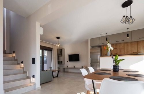 Panormos Villa | Brand new modern villa, no car needed!