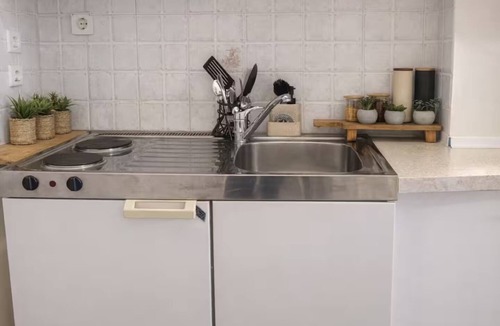 Ano Poli Apartment | Castra Garden Thessaloniki near Eptapyrgion close to center & highway access.