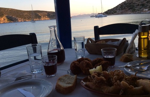 Ornos Boat Rental | Catamaran with skipper and hostess Cyclades