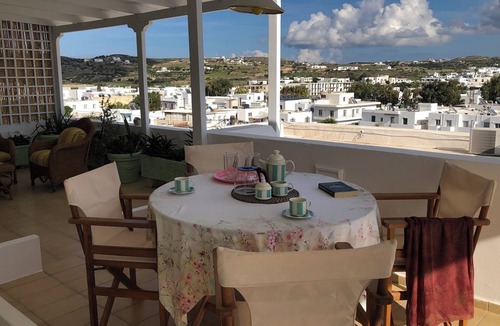 Adamas House | Celia amazing view at the port of Adamas