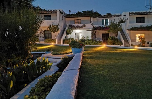 Gavrio Apartment | Chryssa Bungalows | Apartment for 4 guests