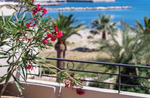 Old Town Rethymnon Apartment | Chryssi 03, seafront cozy suite for 2 in Rethymno!