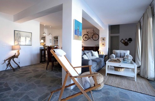 Agios Ioannis Apartment | Cosi villa with private pool in Anemos questhouse