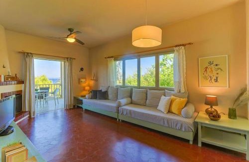 Afytos House | Country house by the sea