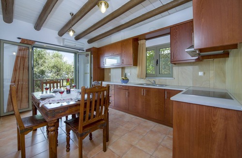 Milia House | Country House 'Malathiros 2' with Sea View, Wi-Fi and Air Conditioning