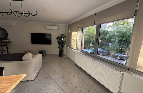Agios Pavlos Apartment | Cozy apartment, with a park view near the fair, Rotunda, and historic sites.