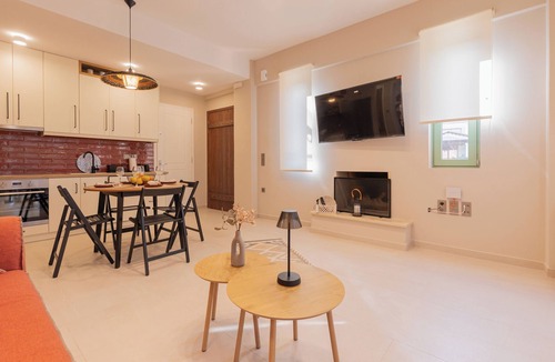 Katakolo Apartment | COZY NEWLY BUILD BY THE SEA APARTMENT IDEAL FOR FAMILIES