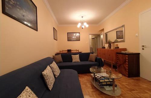 Thessaloniki City Centre Apartment | Cozy three BDRMS central APT at five Filippou str