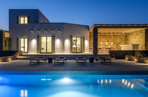 Kalafatis House | Cycladic Island Villa over Kalafatis Beach/Scenic views of Aegean Sea