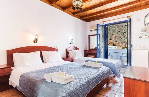 Loutro Hotel | Daskalogiannis Hotel