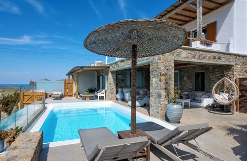 Xilokeratidi Apartment | Deluxe Apartment with Kitchenette and Shared Outdoor Pool
