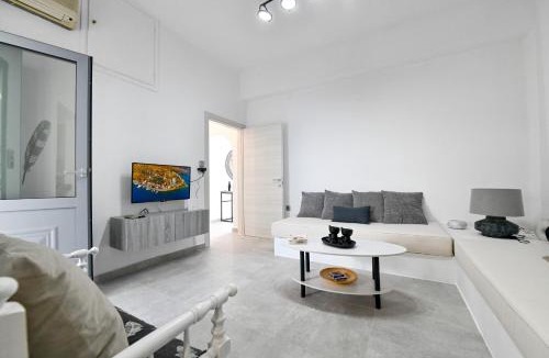 Korissia House | Diamond, a modern and stylish house, near the shops and restaurants in Korissia