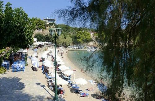 Patitiri Apartment | Dina's Flowers Alonissos - Ariadni Summer Getaway