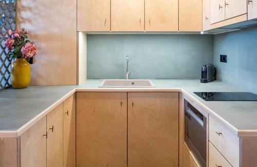 Korithion Apartment | Downtown photographer's studio 2