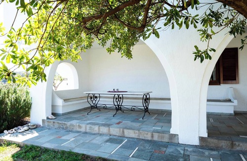 Ormos Agiou Ioannou House | Dual bay views by ΜΡS