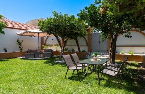 Petaloudes Apartment | Duo Verde Celine Garden Apartment