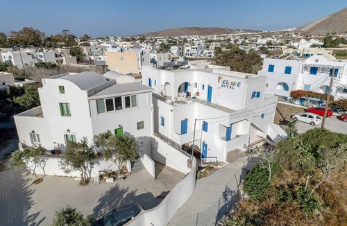 Perissa Apartment | Economy Triple Room 6 with Balcony and Air Conditioning