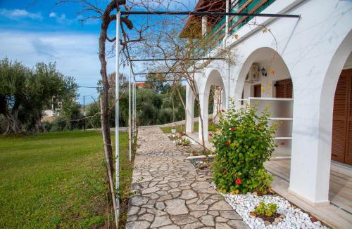 Agios Stefanos Avliotes House | Elaionas Holiday Home studios and apartments