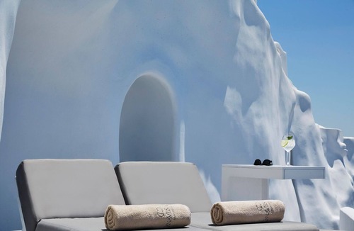 Firostefani Villa | Elegant Oia Villa | Deluxe Villa with Caldera View | Private Plunge Pool |.