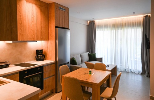 Paralia Dionysiou Apartment | Estelle luxury living Premium Apartment in Paralia Dionisiou (302)
