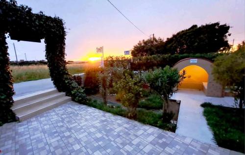 Theologos Apartment | Evi Apartments And Studios