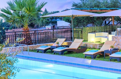 Mathes House | für 12 Personen in Chania, Kreta (West-Kreta) by Interhome