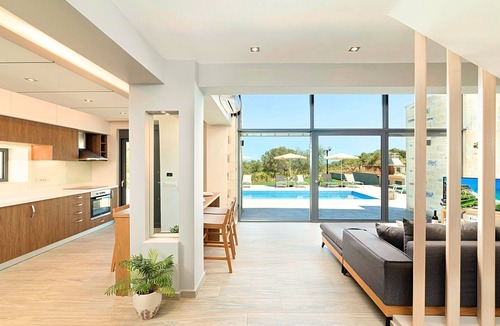 Mathes House | für 45 Personen in Chania, Kreta (West-Kreta) by Interhome