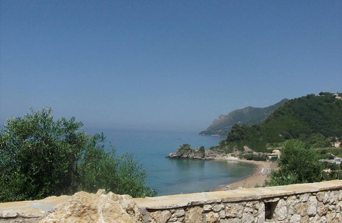 Parelia Apartment | Family Friendly Apartments With a Swimming Pool on Pelekas Beach