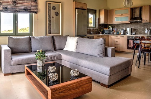 Vizari House | Family Villa with Scenic Pool and Panoramic Views