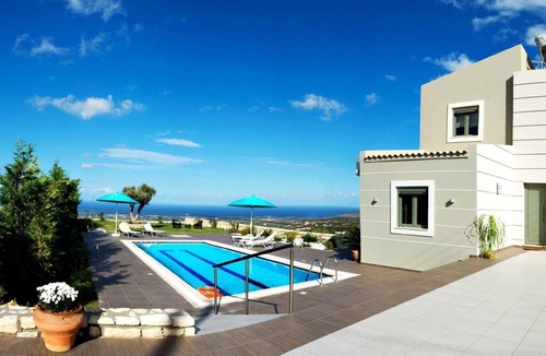 Vizari House | Family Villa with Scenic Pool and Panoramic Views