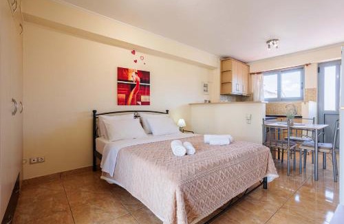 Filiatra Apartment | Filiatra Cozy Cental Retreats with Balconies