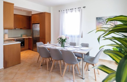 Prines Villa | Four Bedroom villa close to the town and beach