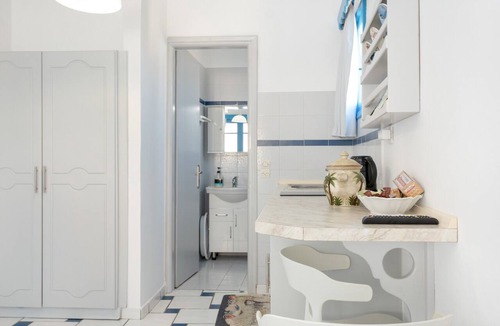 Finiki Apartment | Giavasi seaside finiki 3 Apartment with Sea View, Wi-Fi, and Air Conditioning