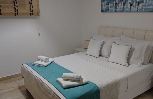 Perama Villa | Gold Pearl Maggie Sea View Villa