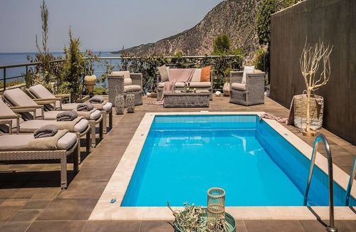 Assos Villa | Gorgeous Kefalonia Villa | Villa Timothy | 2 Bedrooms | Seafront