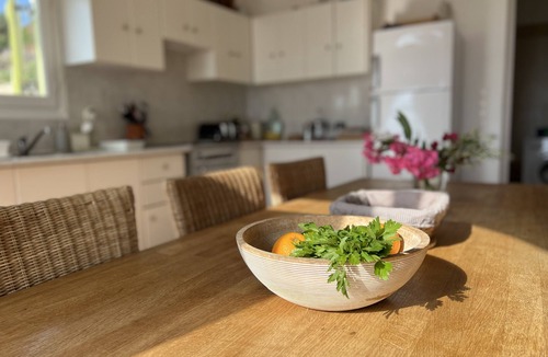 Paros House | Hilltop Home Sea Views & Terrace Dining near Aliki