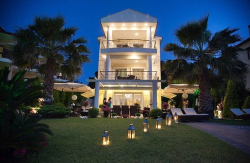 Polichrono Apartment | Holiday apartment on the second floor with a balcony and a sea view, amidst a wonderful park-like site