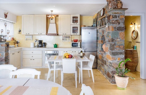 Kea House | Holiday Home 'Blue and White' with Sea View