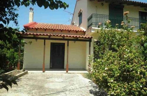 Apokoronas House | Holiday Home 'Dimis Country House' with Wi-Fi and Air Conditioning
