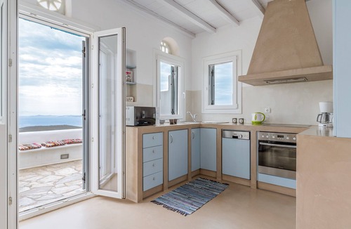 Tinos Town House | Holiday Home 'Modern New Tinos' with Sea View, Private Terrace and Wi-Fi