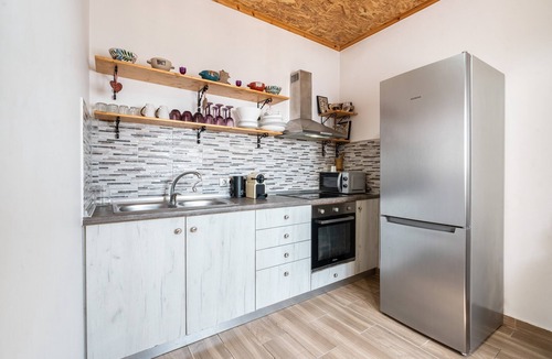 Stegna House | Holiday Home 'Yamas Luxury House' with Sea View, Wi-Fi and Air Conditioning