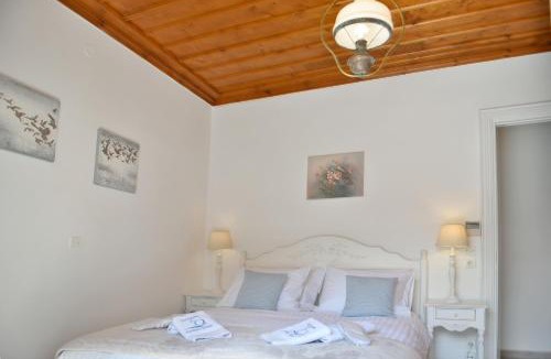 idhra House | Hydra's Pearl - White Pearl, Luxury Mansion, No steps, 50m from the port